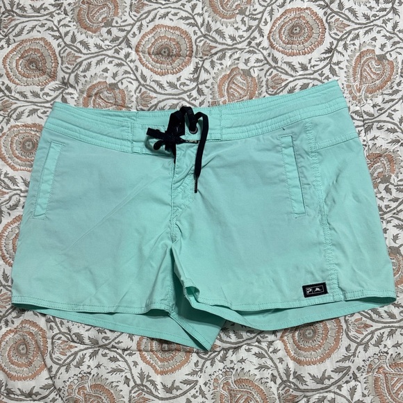 Women’s Pelagic Shorts - Picture 1 of 3